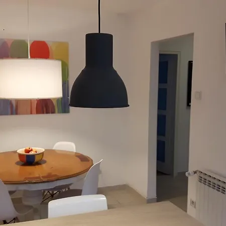 Sarita Apartment *